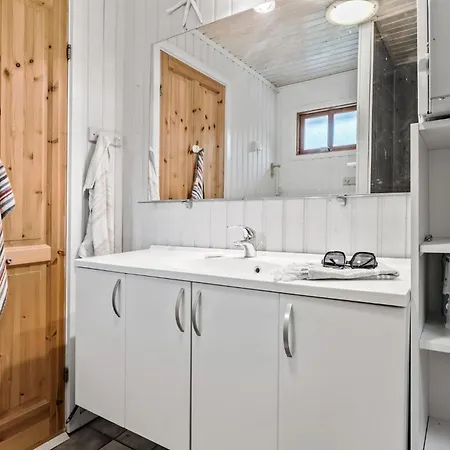 5 Værelses Dejlig Bolig I Feriehus