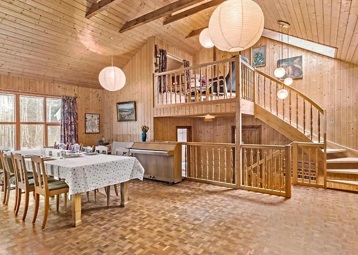 5 Bedroom In Hadsund