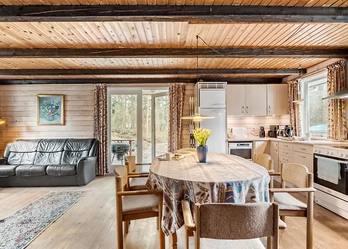 5 Bedroom In